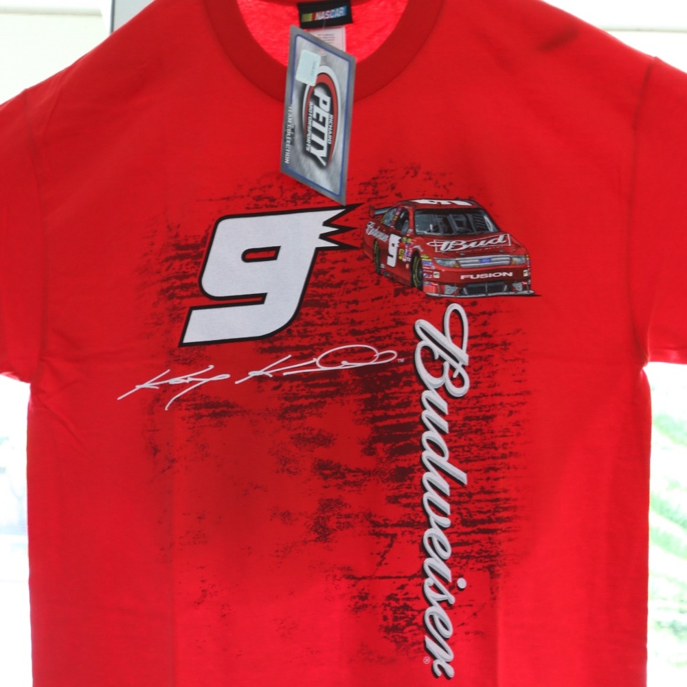 NWT OFFICIAL NASCAR T SHIRT